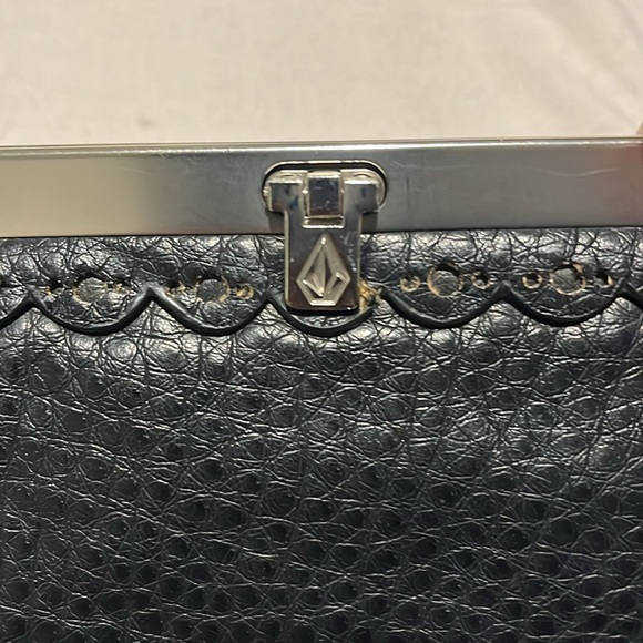 Volcom Wallet - Picture 3 of 5